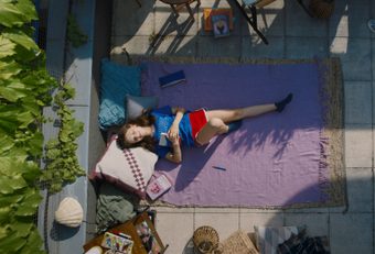 still from Hoe ik per ongeluk een boek schreef (Nora Lakos, NL/HU 2024)