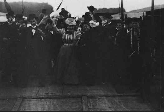 still uit Naar 't Tolhuis (Emile Lauste, NL 1899)