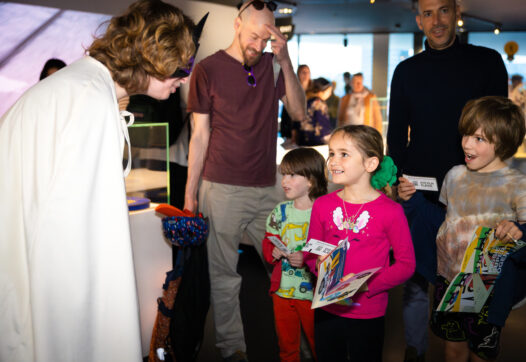 Kinderen bij de opening van Missie Superogen in Eye