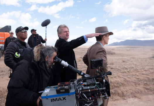 Cameraman Hoyte van Hoytema neemt een scene op met een IMAX camera