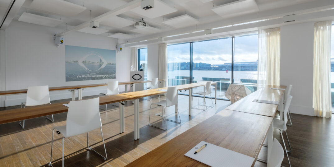 Met afstand vergaderen in Waterfront