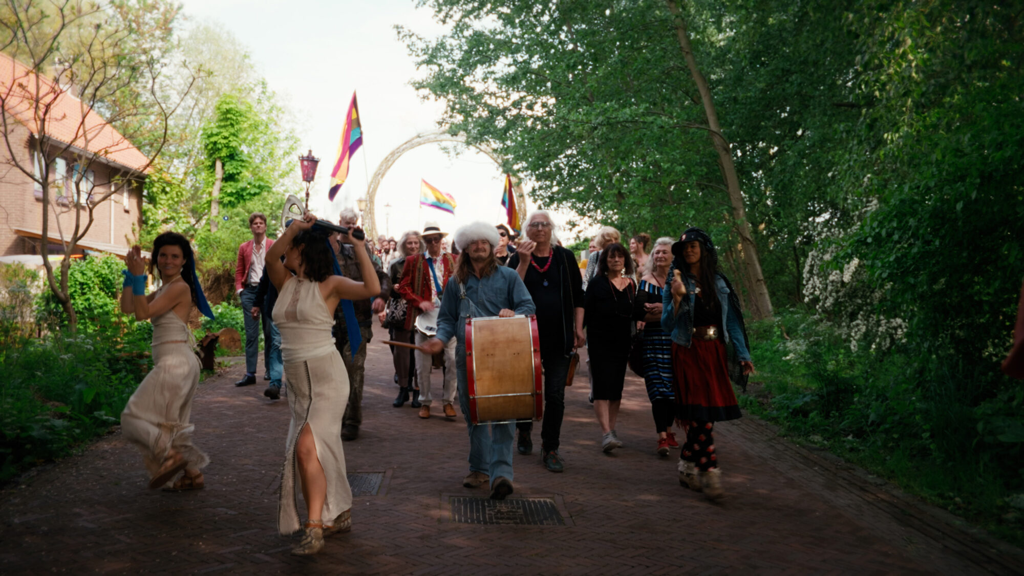 still uit Ruigoord: een kosmisch lek (Peter Wingender, NL 2024)